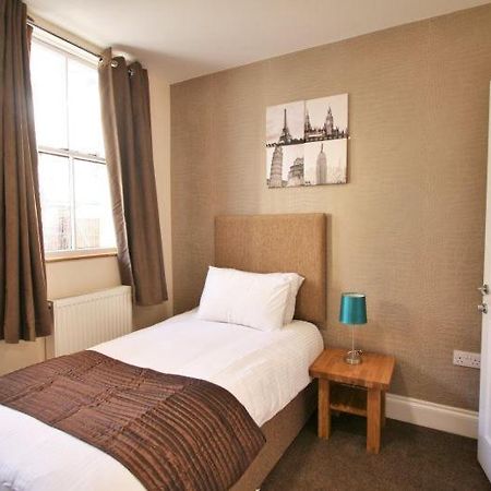 Central Studios Gloucester Place By Roomsbooked Cheltenham Eksteriør billede