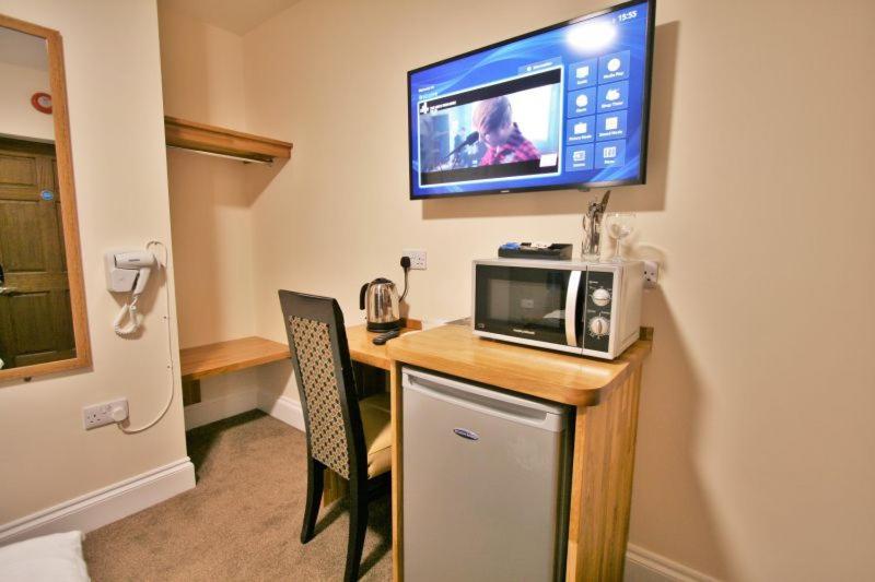 Central Studios Gloucester Place By Roomsbooked Cheltenham Eksteriør billede