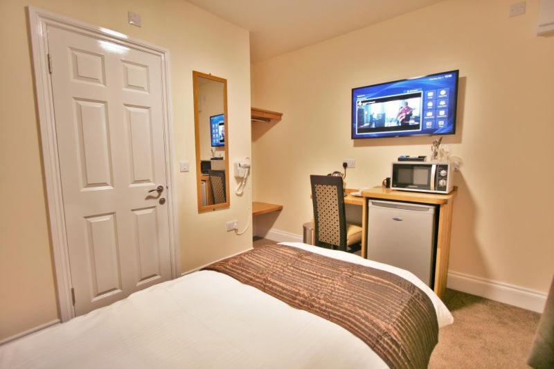Central Studios Gloucester Place By Roomsbooked Cheltenham Eksteriør billede