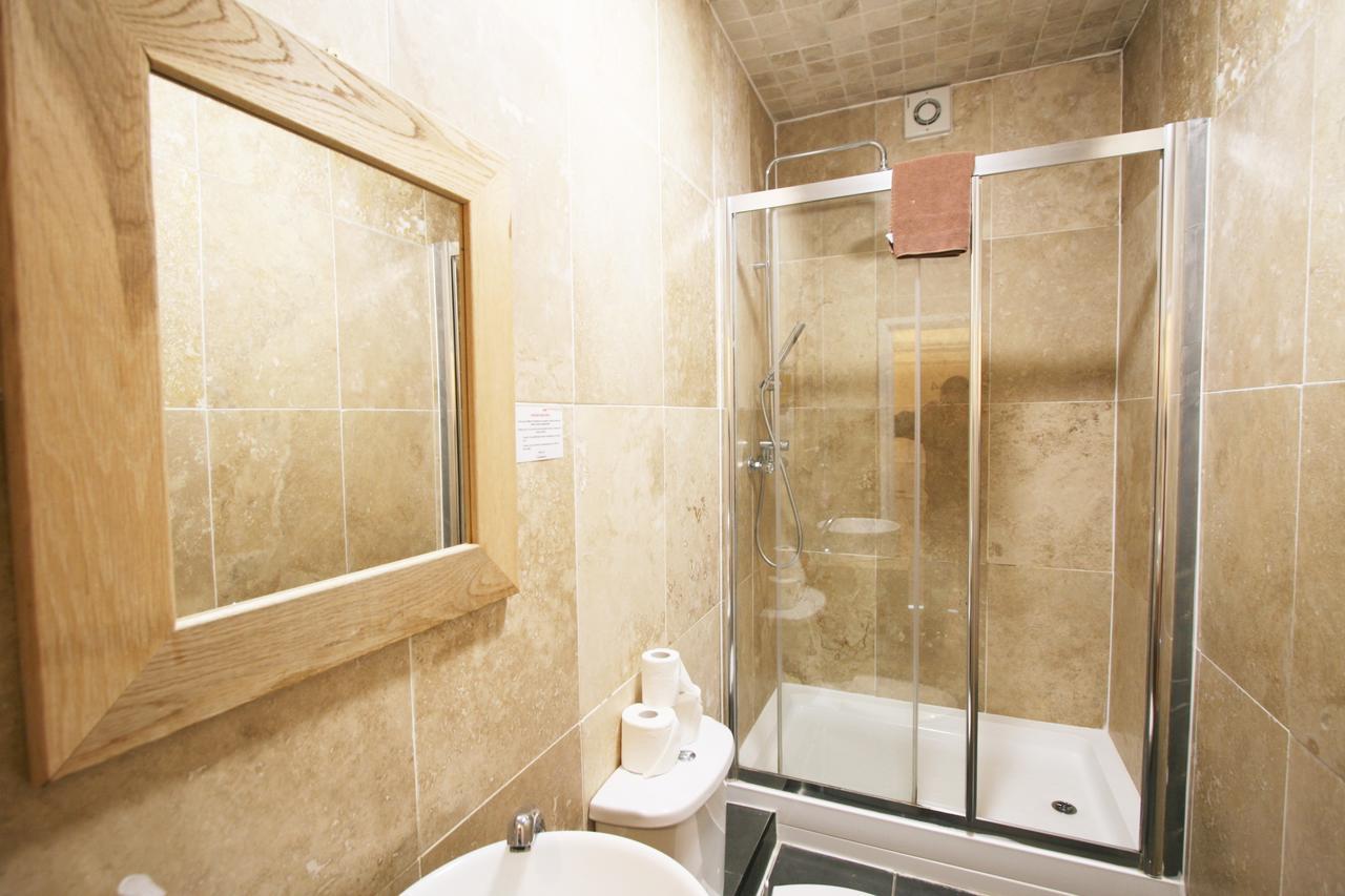 Central Studios Gloucester Place By Roomsbooked Cheltenham Eksteriør billede